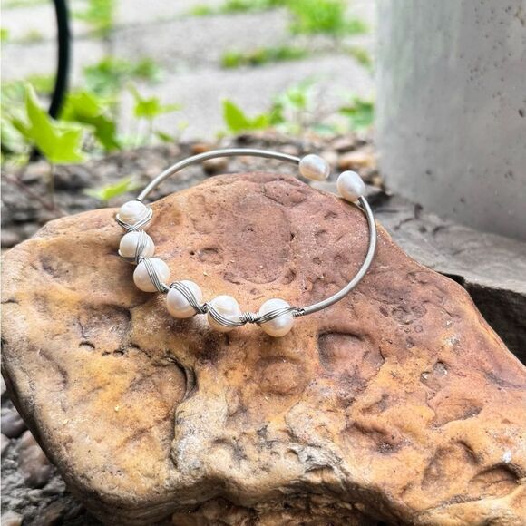 NWT White Freshwater Pearl Bangle Bracelet, Alloy - Picture 1 of 5